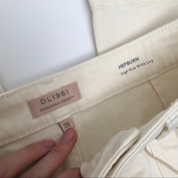 Like New | DL1961 Anthropologie Hepburn Cropped Wide-Leg Jeans in Cream - Picture 11 of 13